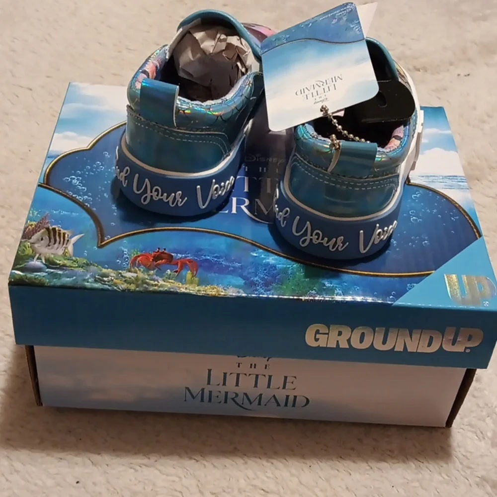 Groundup Disney's the little mermaid low top canvas shoe's - Picture 5 of 6
